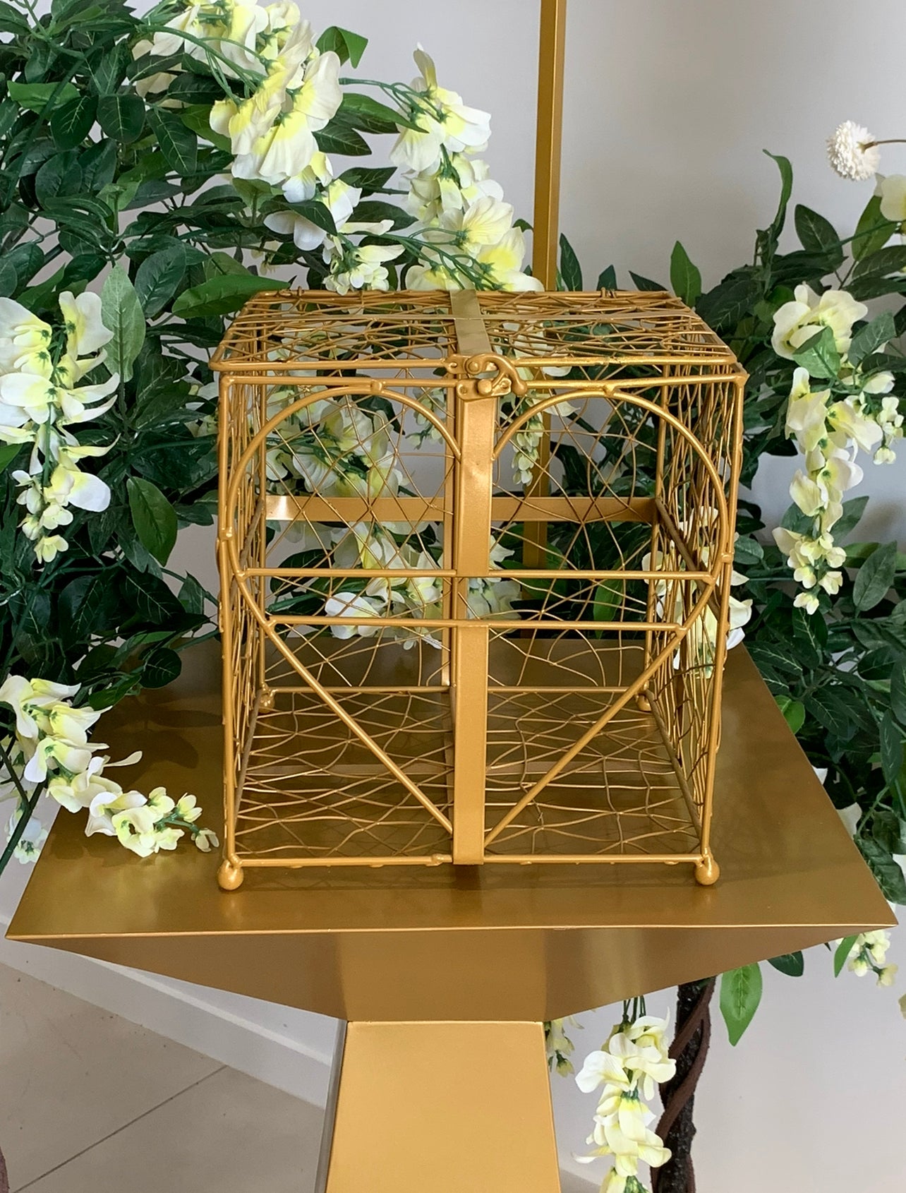 Wishing Wells, Birdcages & Suitcases rockhamptonvintagehire