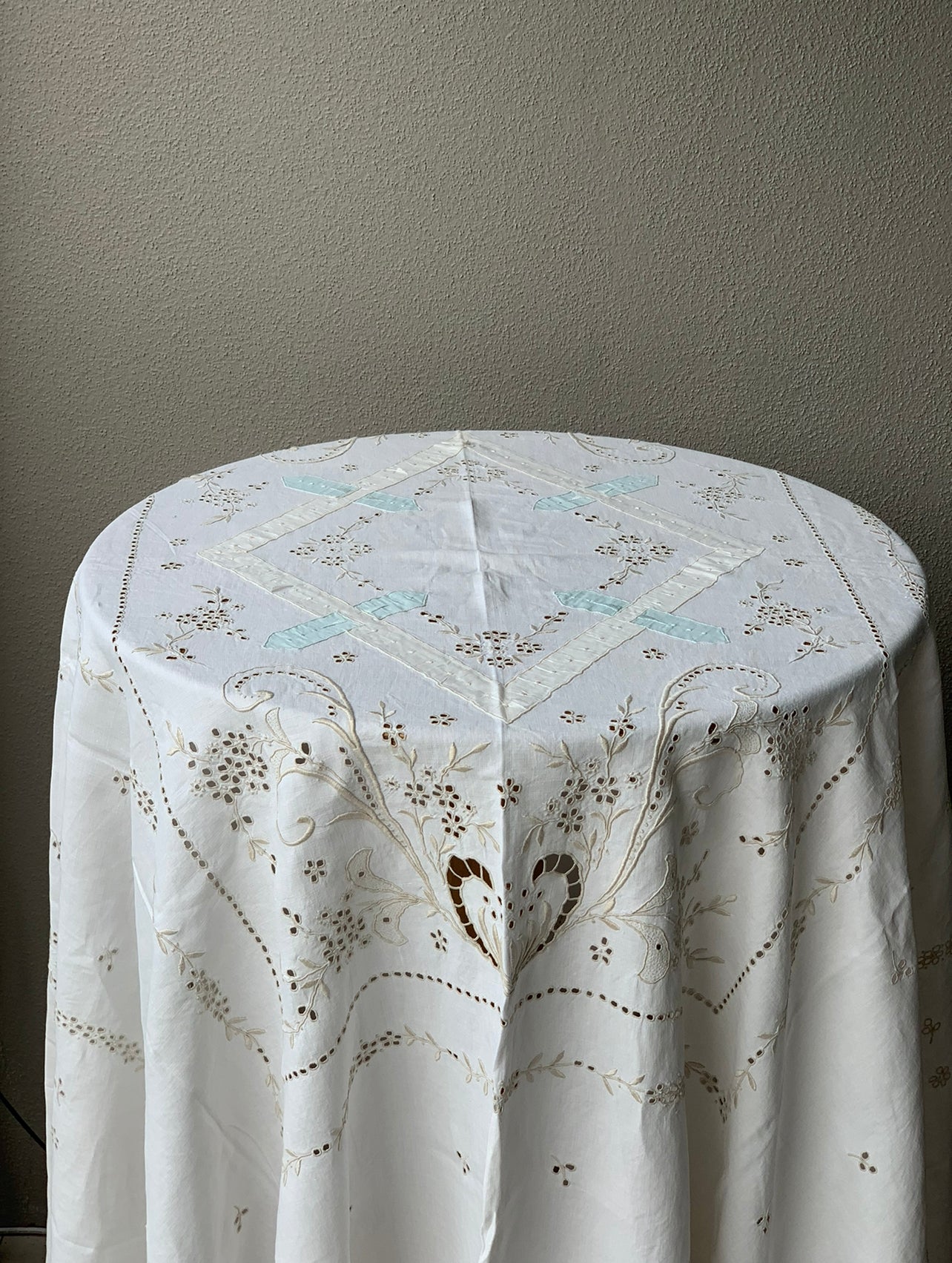 Vintage Tablecloths Hire Rockhampton Vintage Hire