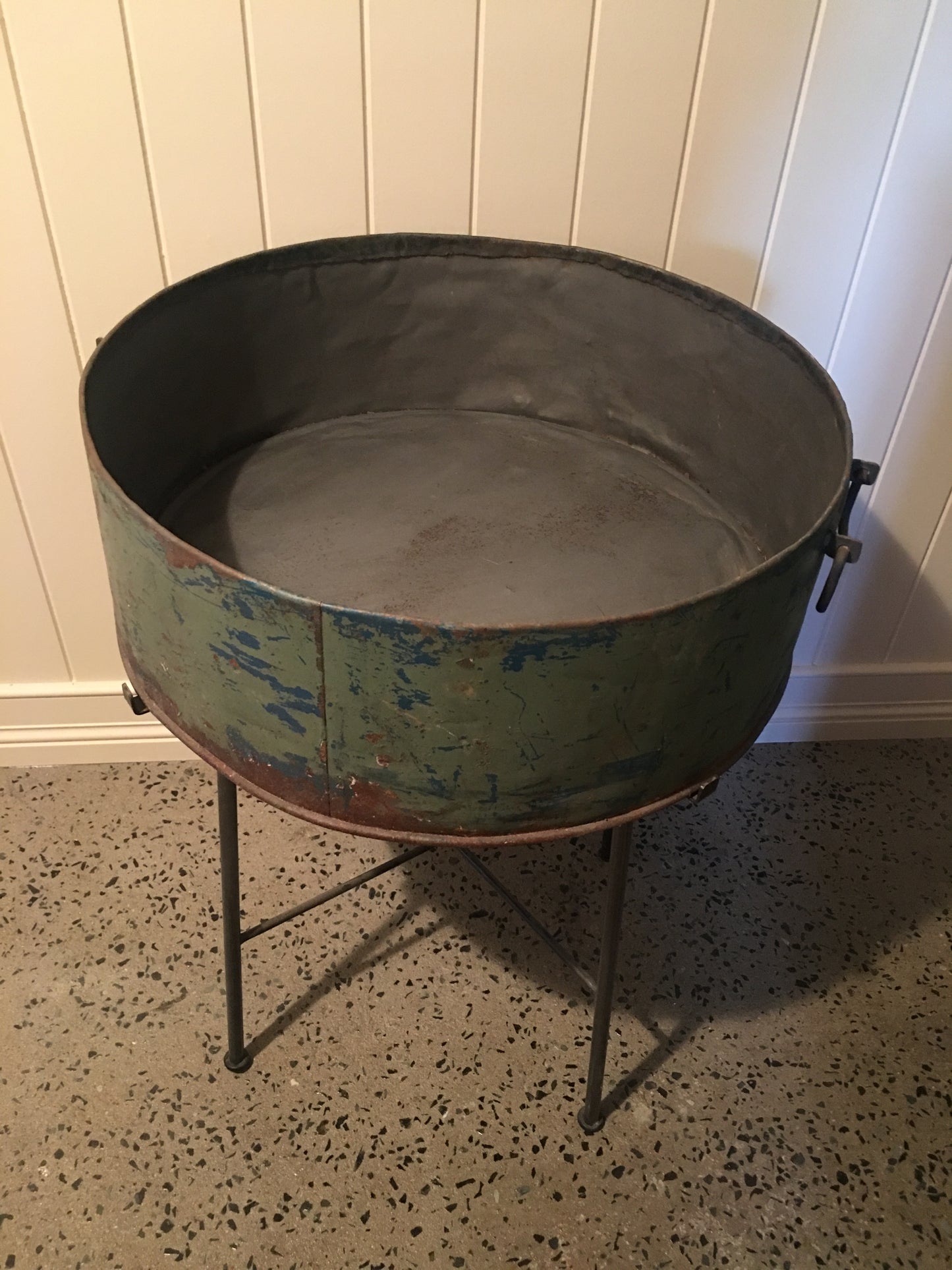 Vintage Drinks Tub - Galvanized with Stand Rockhampton Vintage Hire